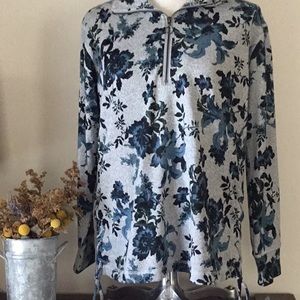 Skye’s the Limit Pullover